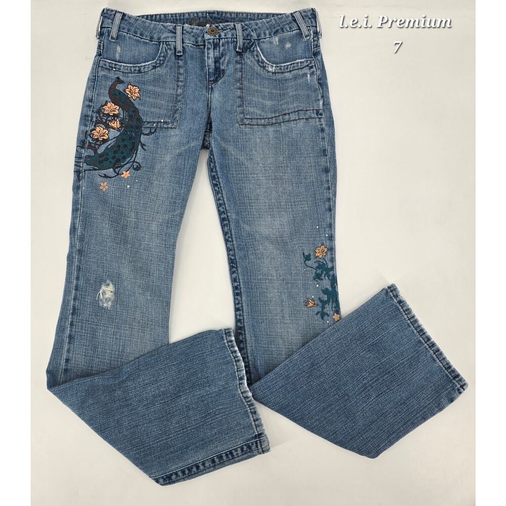 LEI Premium Y2K Low Rise Bootcut Jeans Size 7 Boho Peacock Embellished Denim